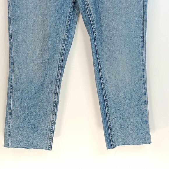 ABERCROMBIE & FITCH  Light Wash Cropped Mom Jeans Size 2R/26 Button Fly Raw Hem - Picture 9 of 13